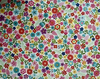 Daydream Floral Fabric, Flowers on White, Makower, 100% Cotton, Sewing and Quilting, Fabric, Sold by the Quarter Metre