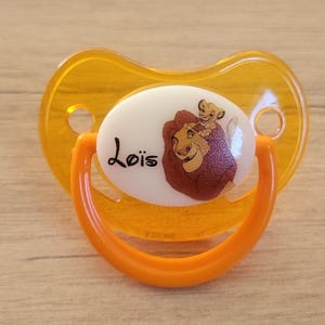 Personalisierte Lutscher mit klassischen König-der-Löwen-Motiven