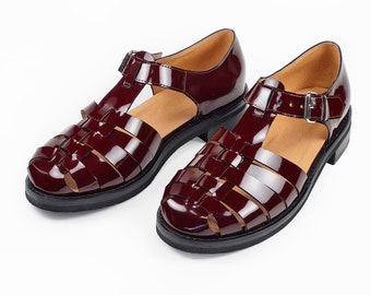 maroon sandals
