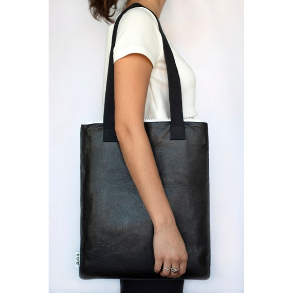 black shopper bag with zip