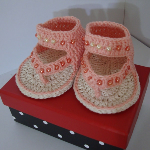 Chaussures de bébé en coton au crochet Sandales tongs Chaussettes Bébé fait main fille 0-2 / 0-3 / 3-6 mois couleurs et tailles assorties