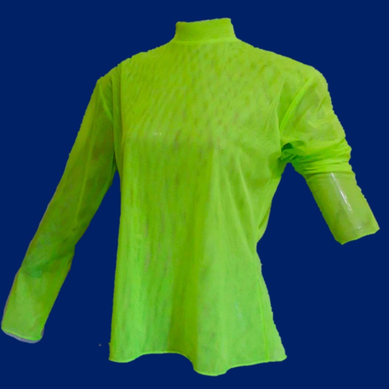 tee shirts with tight necks