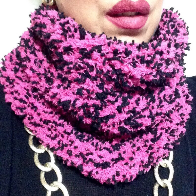 Neck warmer scarf fur effect sugar grain handmade image 0