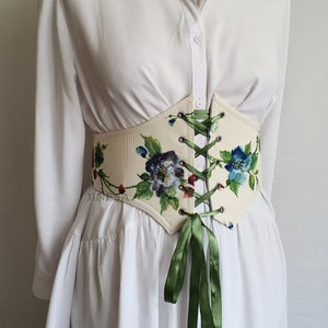 Ceinture corset faite main personnalisée avec fleurs pour tout événement ou tous les jours, séance photo, cadeau pour elle. Édition limitée. image 1