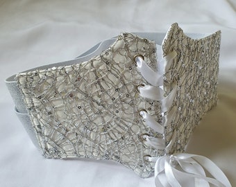 Handgefertigter Korsettgürtel mit silberner Spitze für alternative Hochzeit, Renaissance, lässigen Stil. Ein Geschenk für sie. Limitierte Auflage.