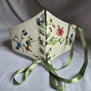 Underbust Corset Belt Floral – Renaissance & Cottagecore Style