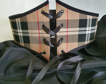 La ceinture corset en tartan marron faite main est le complément parfait à votre look, cadeau pour elle, édition limitée.