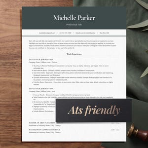 Może przedstawiać: Profesjonalny szablon CV z ciemnoszarym nagłówkiem zawierającym imię i nazwisko Michelle Parker oraz tytuł zawodowy. Dokument zawiera sekcje dotyczące danych kontaktowych, doświadczenia zawodowego i wykształcenia oraz czarną nakładkę z napisem Ats friendly.