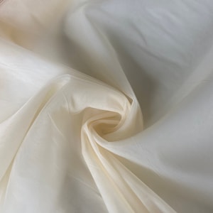 Soft yellow tulle,light yellow beige coloured tulle, the colour of soft yellow Tulle of high quality, tulle for veil, skirt, dress, width 3m