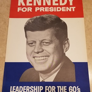 2 Original 1960 John F Kennedy Cartel Presidencial 18x13 Liderazgo para los años 60