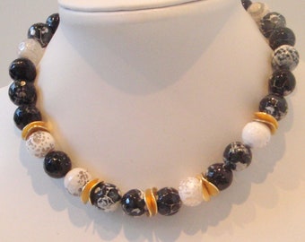 Gorgeous necklace, agate, black, white with gold-plated discs