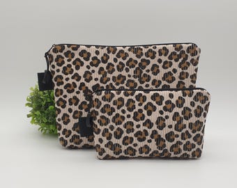 Schminktasche Cord, Kosmetiktasche mit Leoprint, Make-up Tasche in zwei Größen
