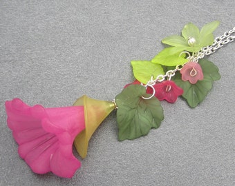 Kette PINK FINGERHUT mit Blättern 59cm lang rundum plus 8cm Anhänger - Halskette mit Lucite-Blüten und Blättern silberfarbig-pink-grün