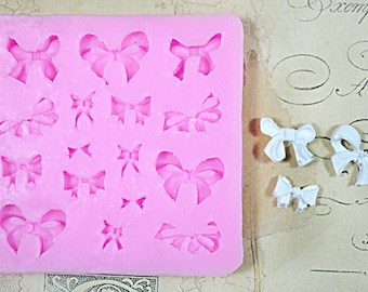 Silicone mold with ribbon motives