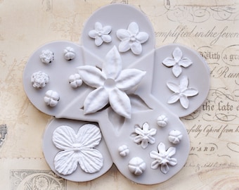 Silicone mold flower kit e.g. for decorating cakes with blossoms and sugar flowers or for handicrafts with polymer clay