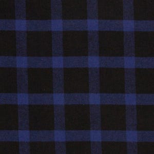 Könnte beinhalten: Nahaufnahme eines Stoffes mit einem schwarz-blauen Karomuster. Das Design zeigt ein Gitter aus sich kreuzenden blauen Linien auf schwarzem Hintergrund, wodurch ein klassisches kariertes Aussehen entsteht. Der Stoff hat ein weiches, strukturiertes Aussehen.