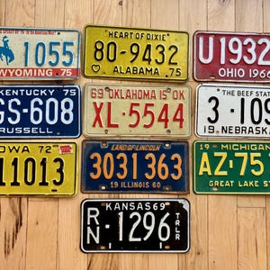 Pacote com 10 placas de veículos vintage dos anos 1960 a 1970