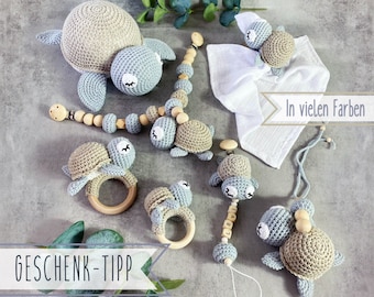 ZUCKERSÜSSE GESCHENKIDEE! Mix & MATCH! Liebevoll gehäkelte Accessoires mit Schildkröte wie Spieluhr, Rassel, Schnuffeltuch; in vielen Farben