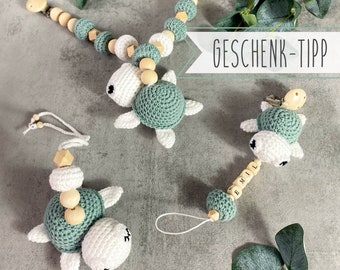 PERFEKTES GESCHENK! Liebevoll gehäkelte Accessoires fürs Baby in vielen Farben: Mix & Match – Kinderwagenkette, Schnullerkette, Anhänger