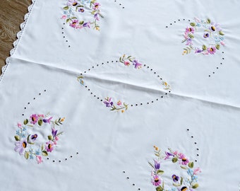 信じられないほど美しい手刺繍のテーブルクロス - Etsy 日本