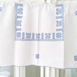 Cortina de bistro, centro de mesa, punto de cruz hecho a mano, azul, blanco, bordado, mantel, blanco imagen 2