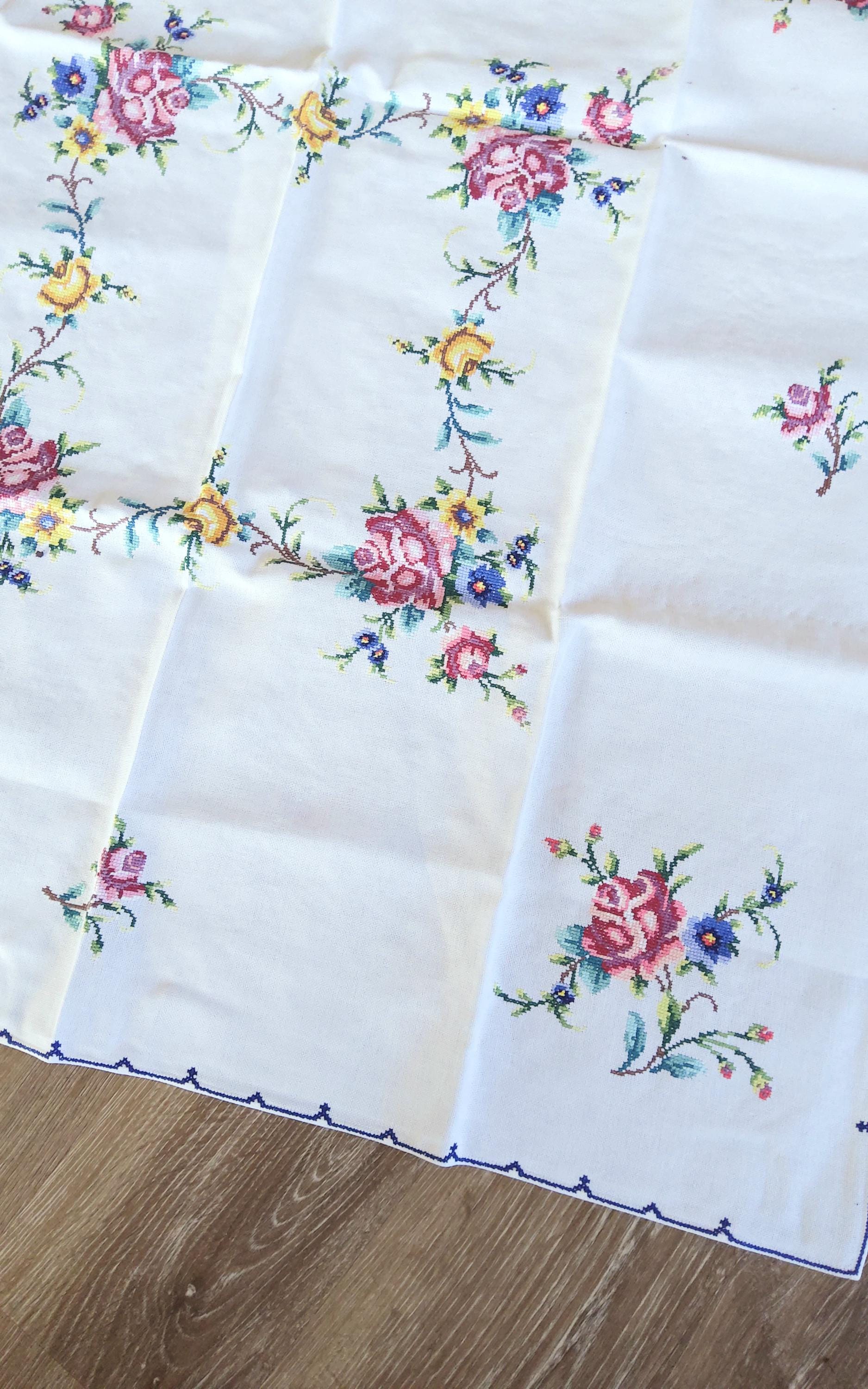 アンティーク：刺繍の手仕事、クロスステッチ、バラのテーブルクロス 