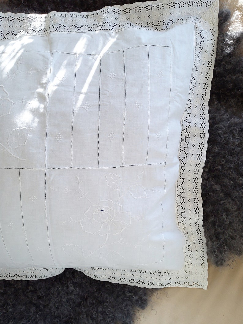 Hole Lace Richelieu Lace Pillow Covers Embroidery,White LEINEN Parade Pillow Ruffles