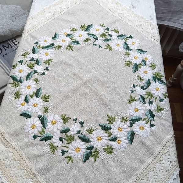 Vintage LEINEN, handmade daisies embroidered , laced border tablecloth