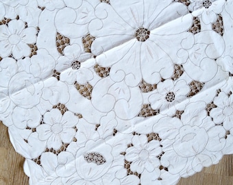 Centro de mesa de encaje Madeira vintage, color beige floral, bordado, festivo