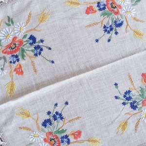 Flowers embroidered satin stitch, border, tablecloth, centerpiece, beige