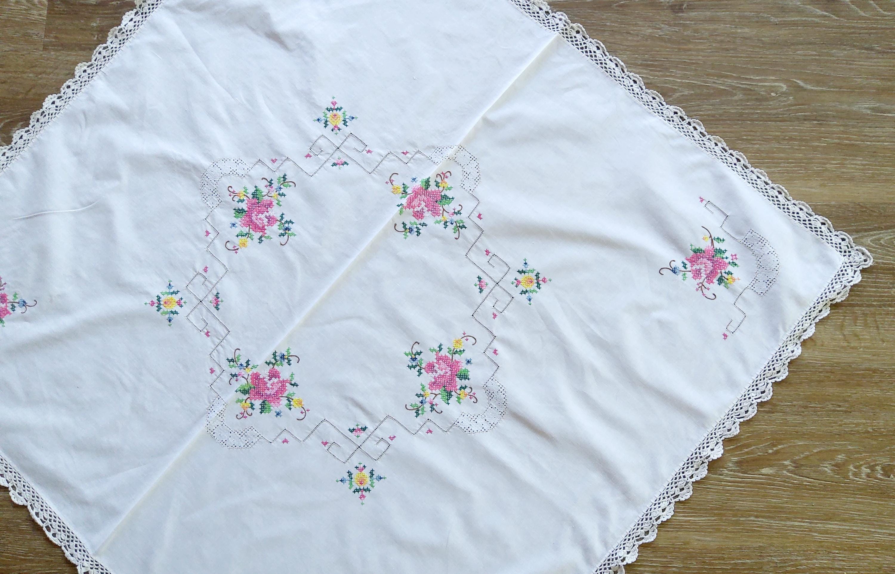 アンティーク：刺繍の手工芸品、テーブルクロス、センターピース