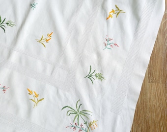 Half-linen, grasses, berries, herbs, white tablecloth, antique