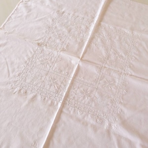 ANTIQUE:Tablecloth, centerpiece, handmade old kitchen patterns, kitchen cloth, pink embroidered,