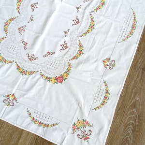 ANTIQUE: embroidered handwork, tablecloth, kitchen cloth, rose blossoms, flat embroidery, colorfully embroidered,