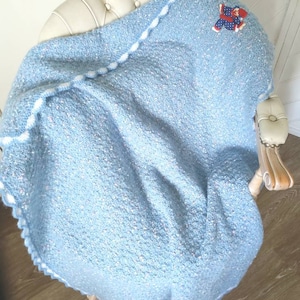 Baby blanket, knee blanket, blue, knitted, appliqué, wool blanket