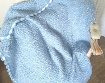 Couverture pour bébé, couverture pour genoux, bleu, tricotée, applique, couverture en laine
