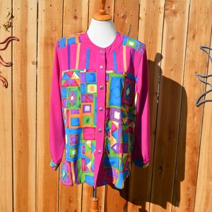 Vintage 1980s Maggie Sweet Fuchsia Pink Purple Abstract Print Collarless Blouse