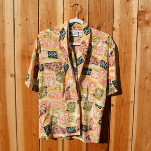 Vintage 1990s Jacquelin Ferrar Silk Hawaiian Print Short Sleeve Blouse image 1