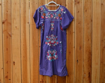 Vintage 1990s Purple Embroidered Floral Mexican Folk Dress