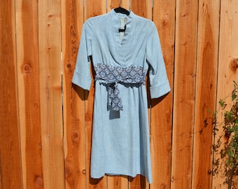 Vintage 1970s 1980s DW3 Blue Dress with Printed Belt