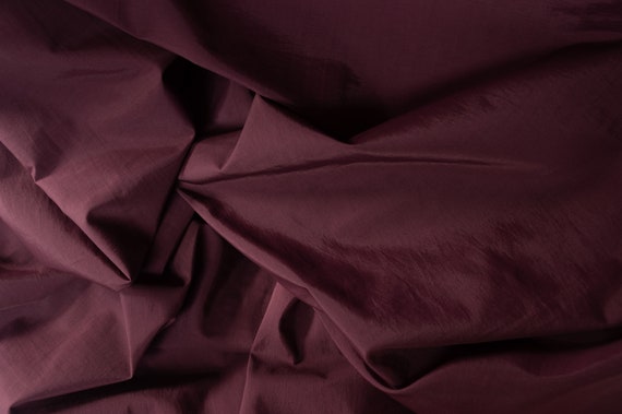 bordeaux, leichte Baumwoll Polyester Mischung, zarter Glanz