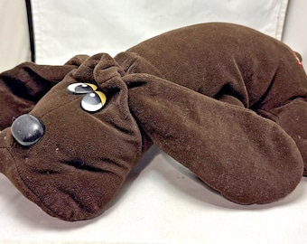 Stora vintage Tonka 7,5 cm valpar i överdimensionerad chokladbrun plyschhund