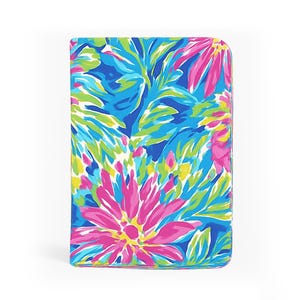 Funda para pasaporte Jolitee Premium de piel sintética vegana, diseño de flor rosa