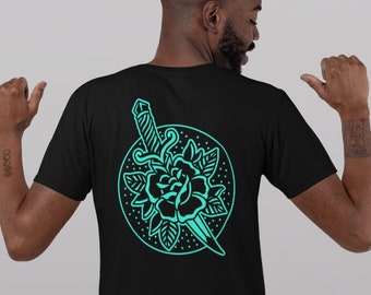 Rose & Dagger Flash Tattoo Long Tee | BELLA + CANVAS | Koszulka z tatuażem, Koszulka z nadrukiem, Koszulka z daggerem, Tata z tatuażem, Koszulka z tatuażem miłość pożądanie