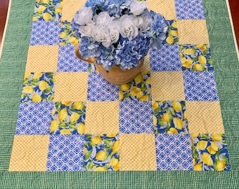 Handgemachter Zitronen Patchwork Quilt: Tischdekoration Blau, Gelb, Grün