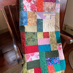 Handmade Scrappy Throw Quilt, Multi-Color Patchwork Quilt, Sofa Blanket, Bed Topper, Home Decor, Gift for Her, Bridal/Housewarming Gift