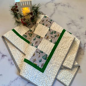 手作りクリスマス牛キルト：パッチワークホリデーラップキルト、ウォールアート