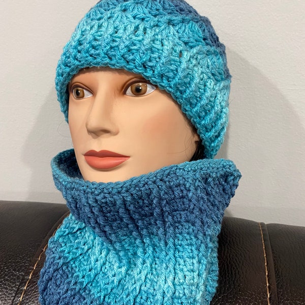 Swirl Hat & Cowl set - Blue / Aqua Ombré