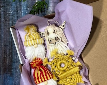 Wichtel,Weihnachtsgeschenkbox,Engel, Schutzengel ,Weihnachtsbaumschmuck, Makramee Engel,Wandbehang,Schneeflocken,Zimtstange,Geschenk