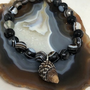 Sardonyx, Sardonyx Bracelet, Stretch Bracelet, Shell Bracelet, Beach Bracelet, Beach Jewelry, Unisex Bracelet, Sardonyx Jewelry, Gemstones